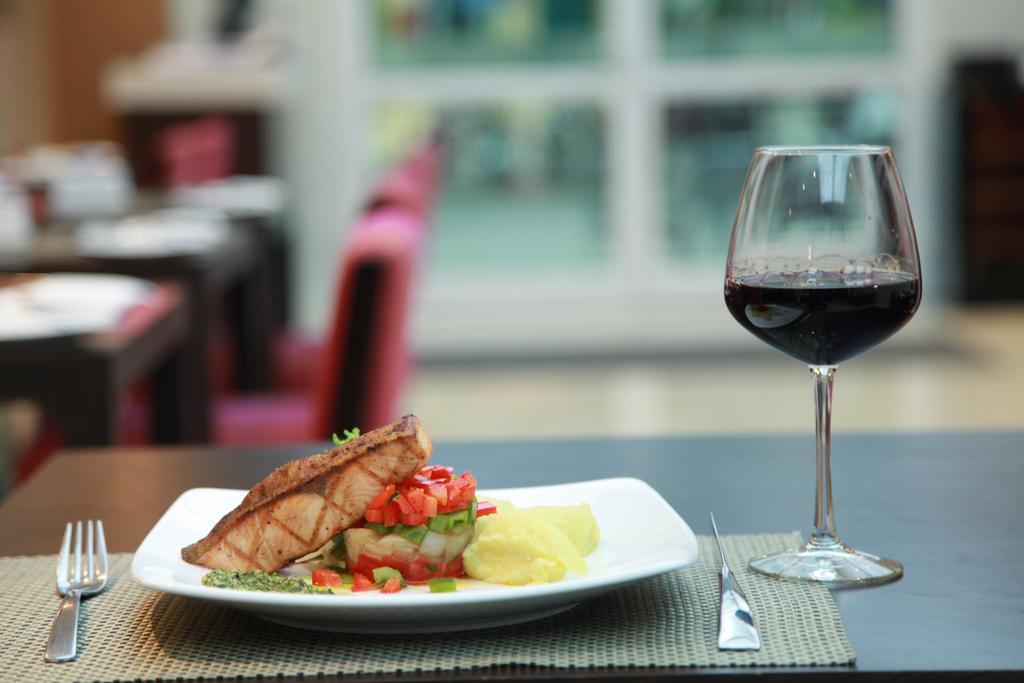 Mercure Hanoi La Gare Hotel Bagian luar foto